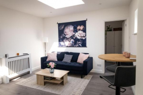 Bright one bedroom apartment